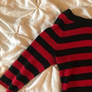 Striped quarter sleeve shirt